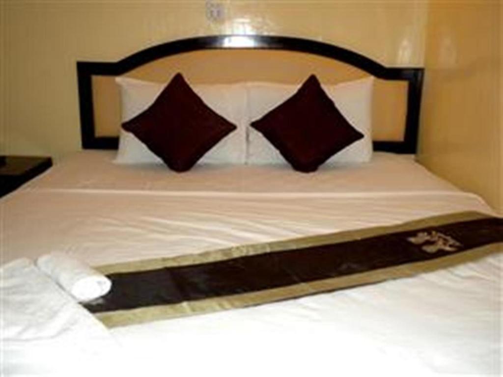 Golden Boat Guesthouse Пном Пен Екстериор снимка