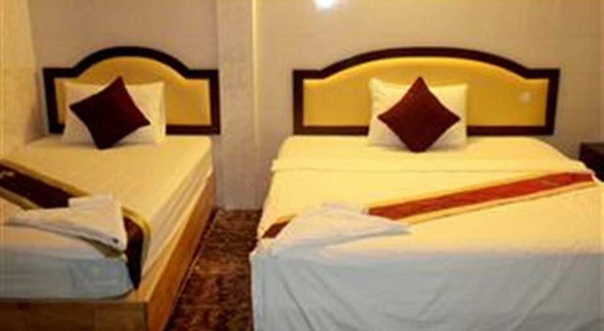 Golden Boat Guesthouse Пном Пен Екстериор снимка