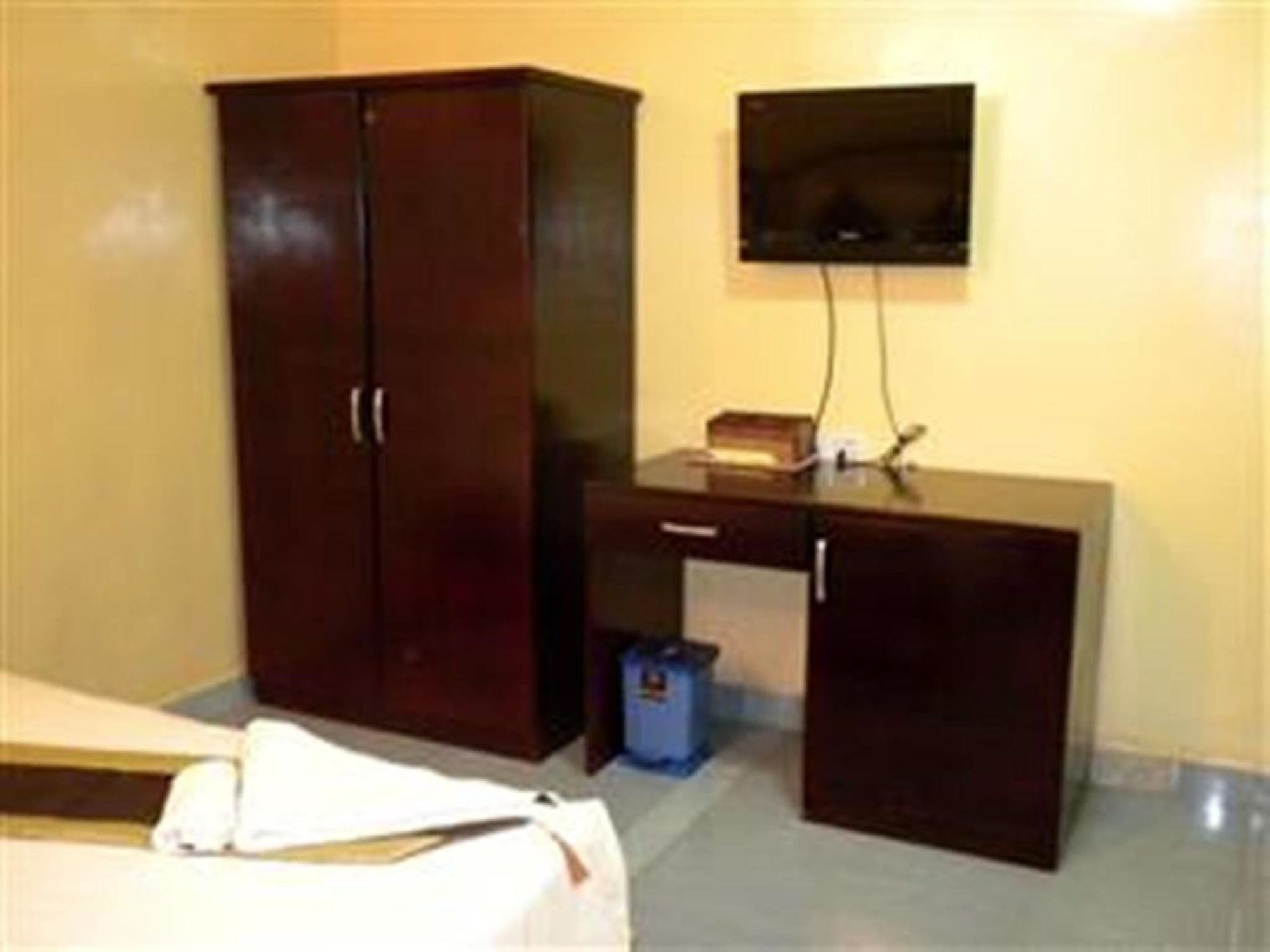 Golden Boat Guesthouse Пном Пен Екстериор снимка