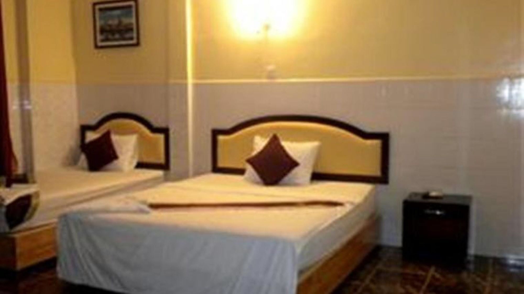 Golden Boat Guesthouse Пном Пен Екстериор снимка